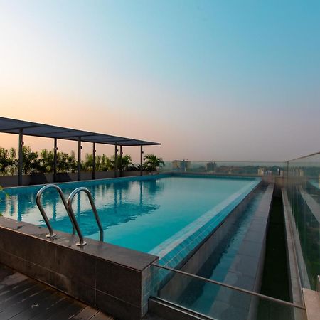 7 Minutes From The Airport - Chic Studio アクラ エクステリア 写真